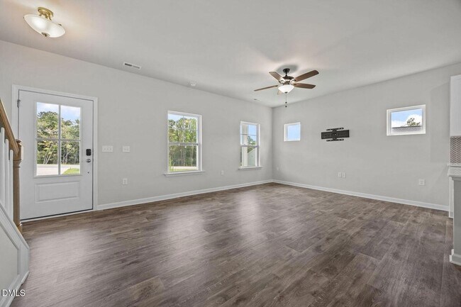 Building Photo - 200 Beacon Hl Rd