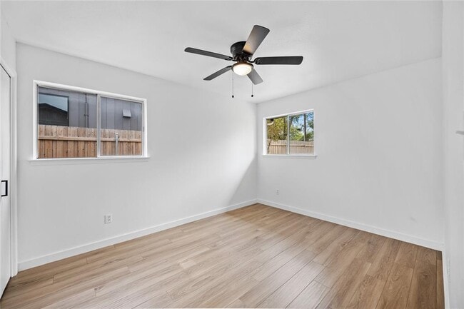 Building Photo - 2207 Southern Oaks Dr