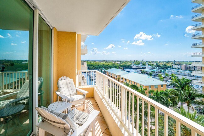 Building Photo - 700 E Boynton Beach Blvd