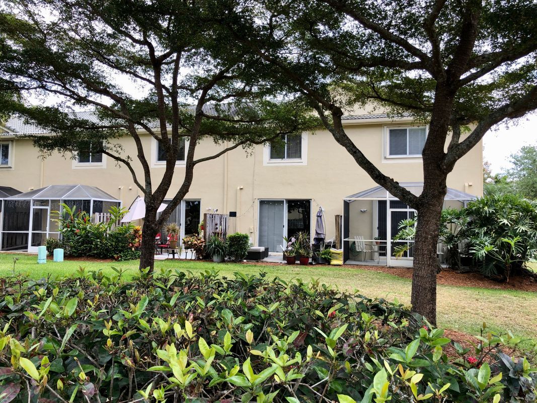 Building Photo - 2233 Ensenada Terrace