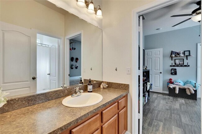 Building Photo - 12802 Cattail Shore Ln
