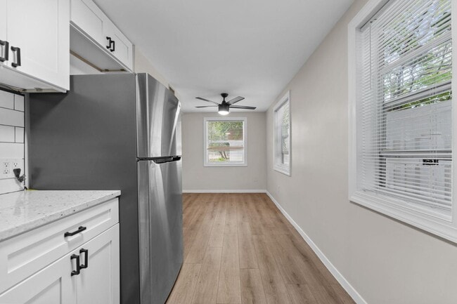 Building Photo - 3505 Iris St N