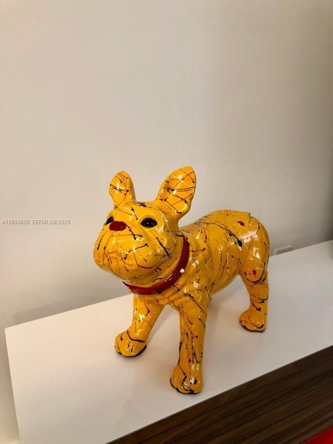 Building Photo - 650 NE 32nd St