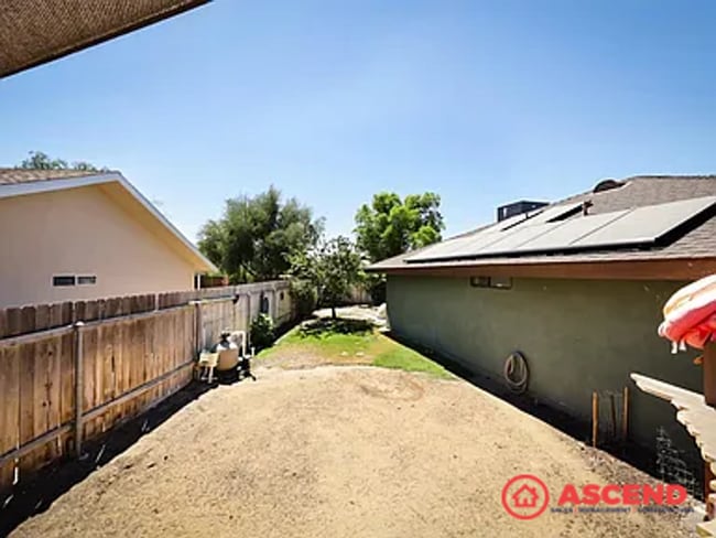 Building Photo - Captivating Home Near Highland Highschool!