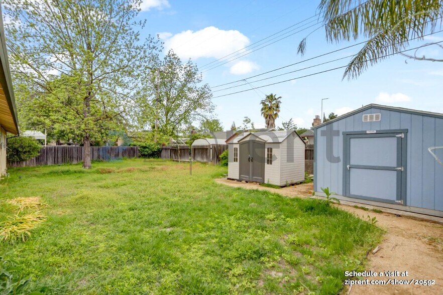 Building Photo - 9443 Acapulco Way
