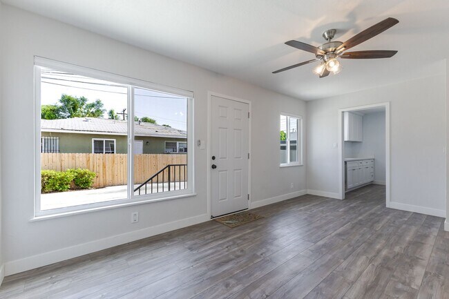 Building Photo - Fully Renovated 2BR/1BA Unit in Altadena –...