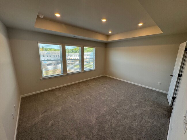 Building Photo - Beautiful 3 Bedroom 3.5 Bath Townhome in Lawrenceville.