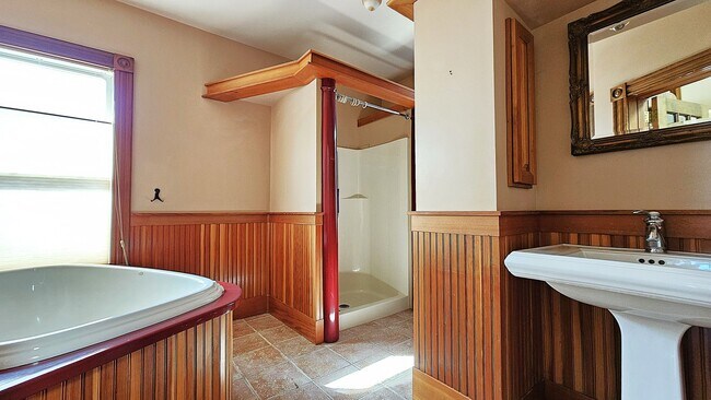 Building Photo - 141-141 N Champlain St