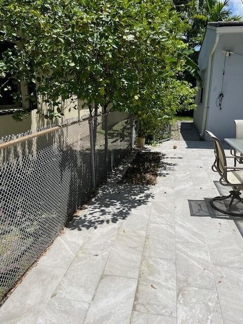 Building Photo - 6625 Nervia St