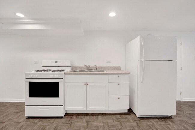 Building Photo - 5037 W Winona St