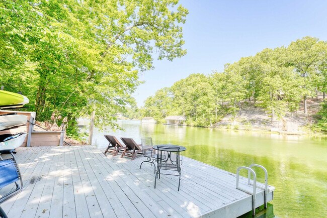 Building Photo - 16 Cheviot Ln