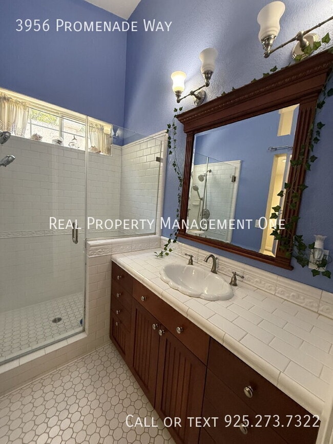 Building Photo - 3956 Promenade Way