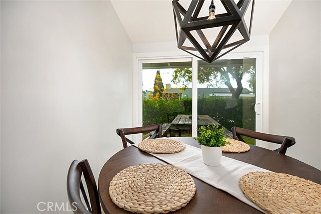 Building Photo - 967 Oriole Dr