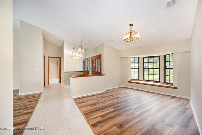 Building Photo - 441 Crystal Lake Dr