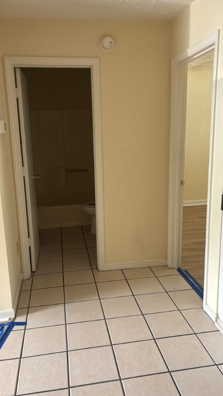 Building Photo - 1223 Shalom Dr