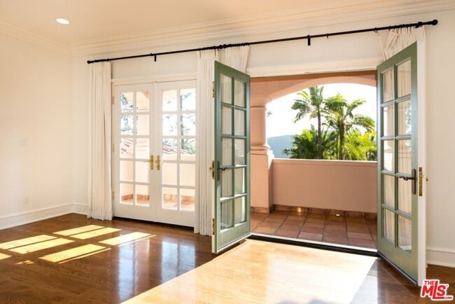 Building Photo - 1450 Cuesta Linda Dr