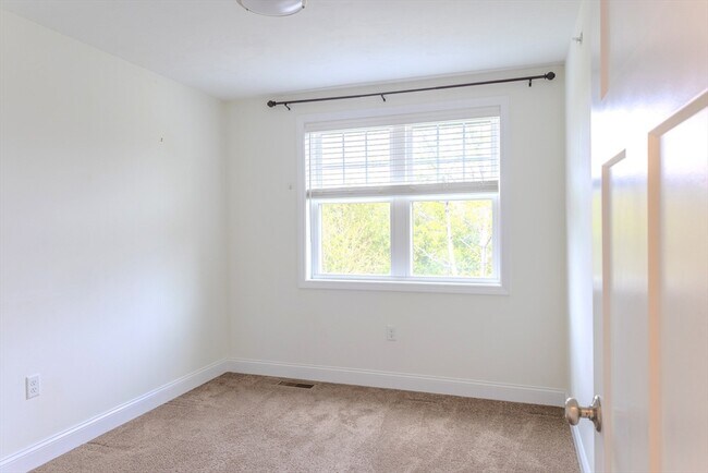 Building Photo - 7 Gorham St