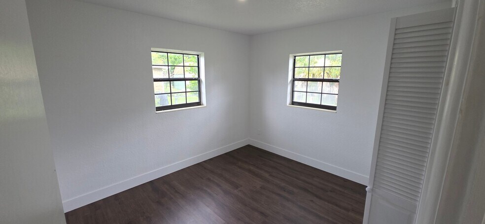 Building Photo - 4785 Tuscarora Rd