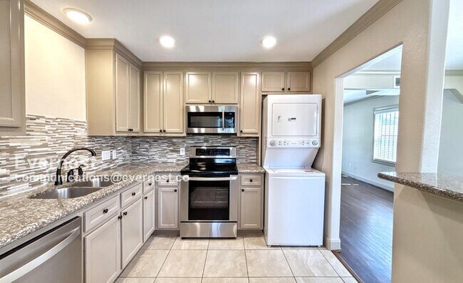 Building Photo - 3340 Blodgett St