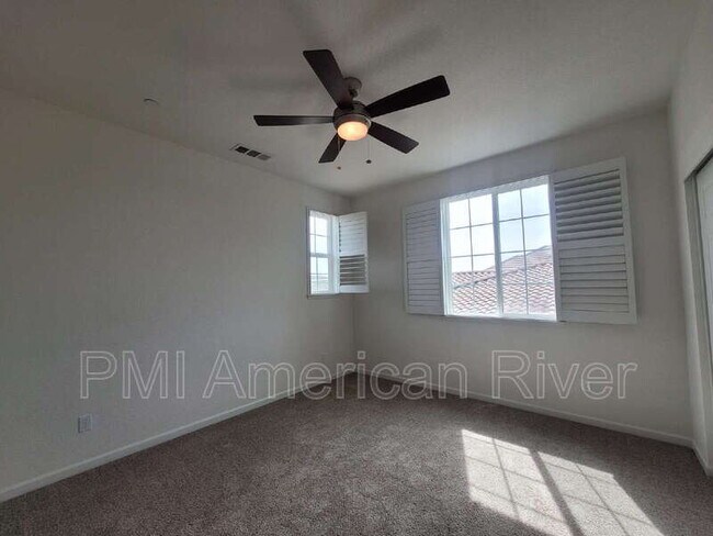 Building Photo - 708 Gentle Breeze Wy