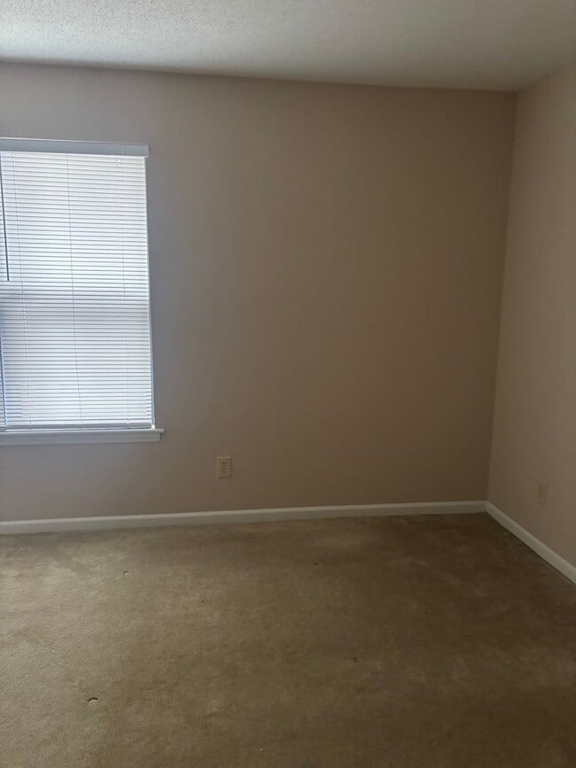 Building Photo - 744 Colony Pl