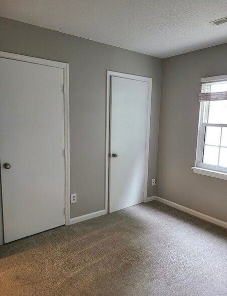 Building Photo - 5661 Hornaday Rd