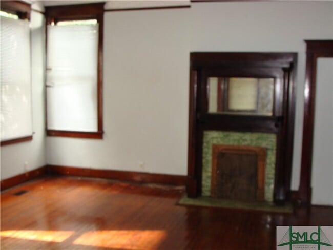 Building Photo - 509 W 37th St