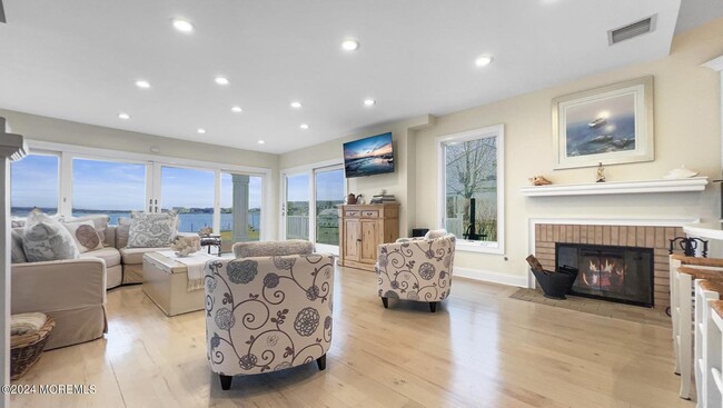 Building Photo - 9 Pocano Ave