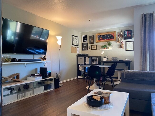 Building Photo - 2 Bed / 2.5 Bath Condo in La Mesa