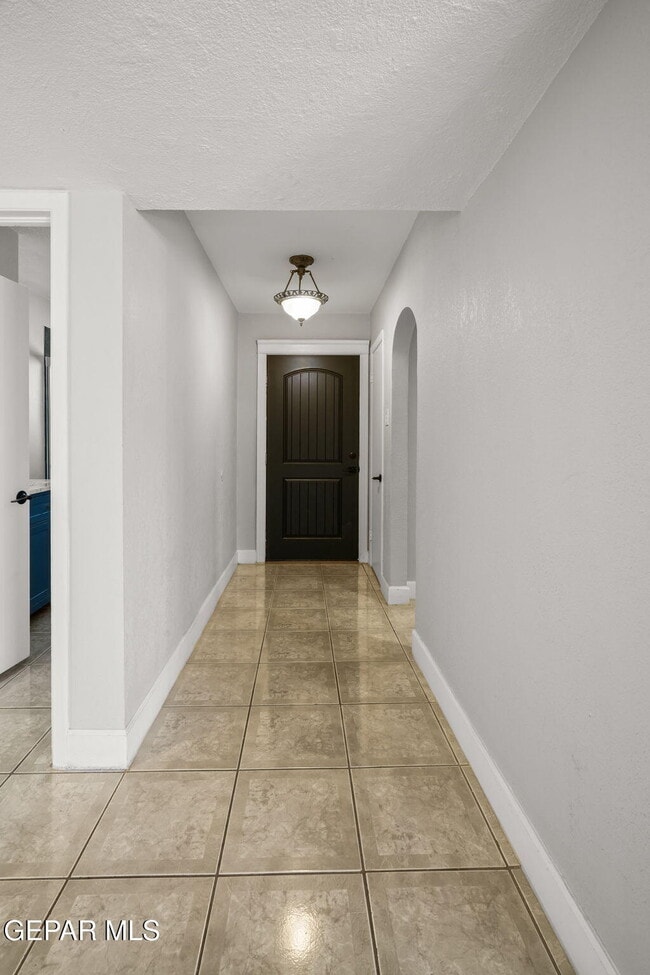 Building Photo - 317 Olivia Cir