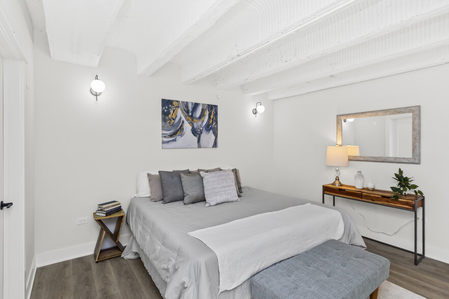 Building Photo - 1453 Maple Ave