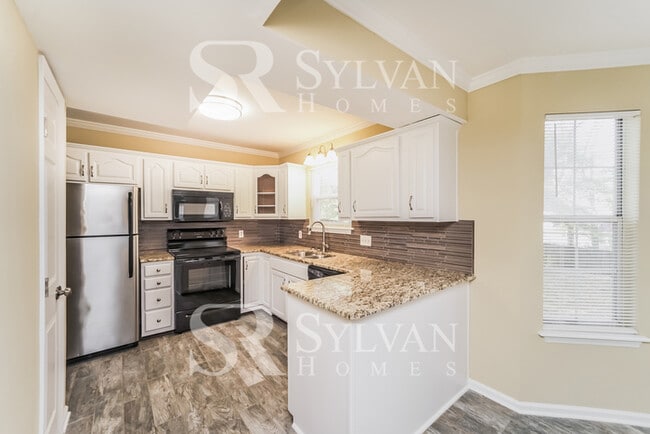 Building Photo - 8919 Vicksburg Rd