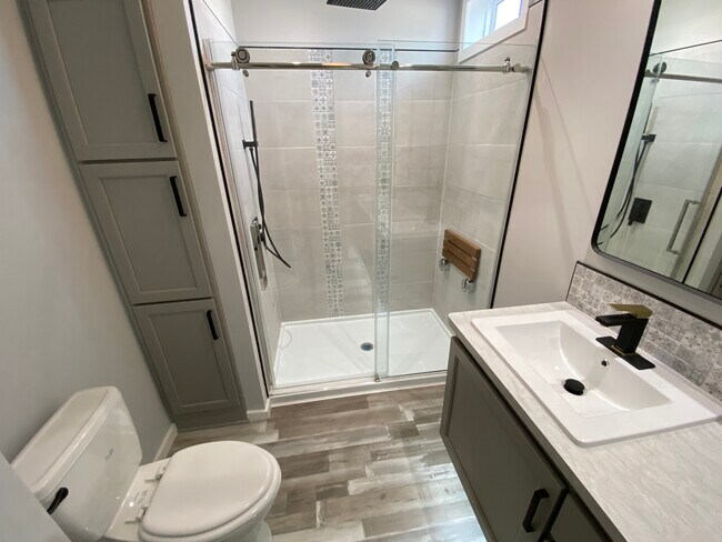 Building Photo - 1990 Douglas Ln