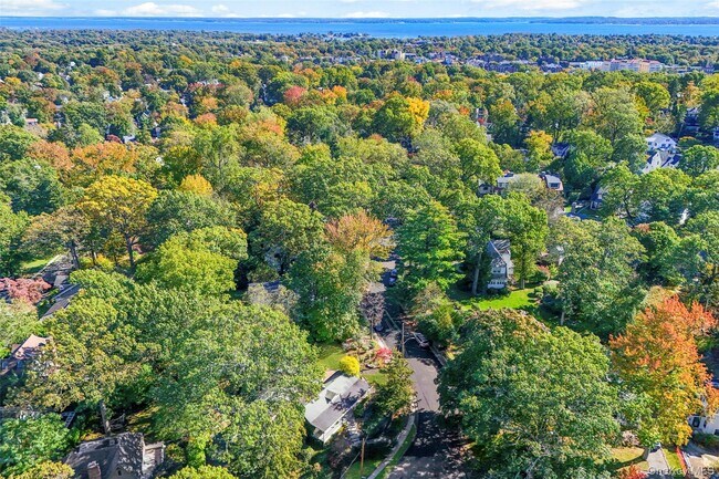 Building Photo - 1 Beech Rd