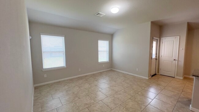 Building Photo - 4019 Spurwing Ln