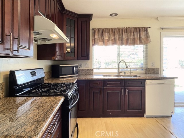 Building Photo - 411 N Prospectors Rd