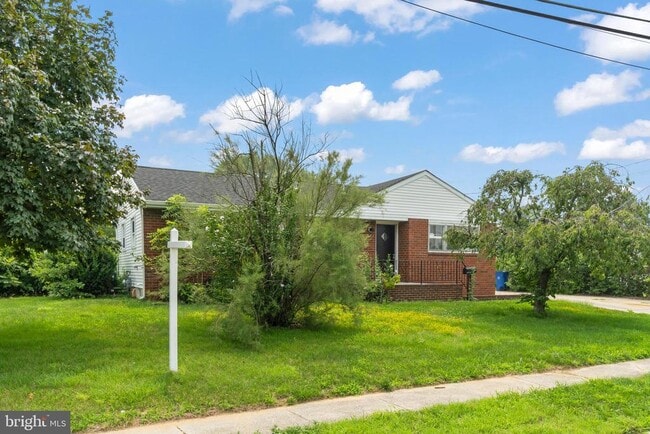 Building Photo - 615 Fairmount Dr