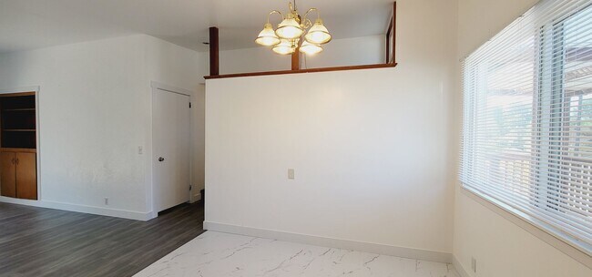 Building Photo - 13240 22nd Ave S