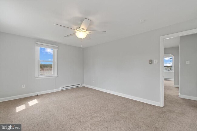 Building Photo - 1072 River Bay Rd