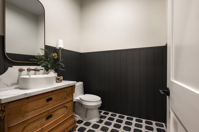 Building Photo - 6500 E Cactus Wren Rd