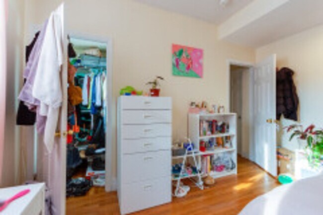 Building Photo - AWESOME BROOKLINE LISTING