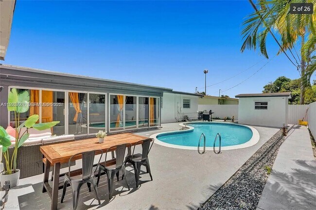 Primary Photo - 1420 NE 201st Terrace