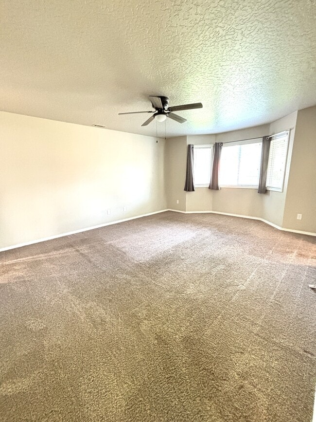 Building Photo - 2260 N Baywing Hawk Pl