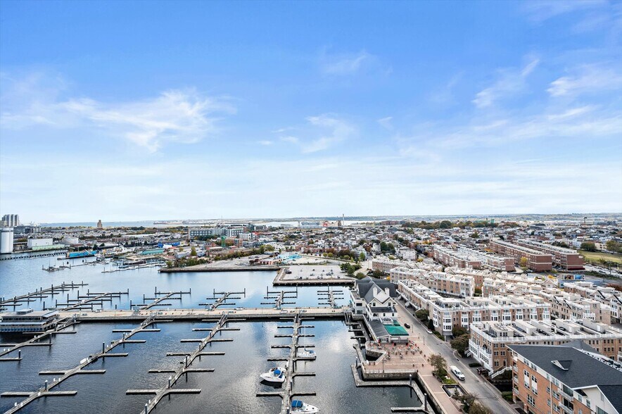 Building Photo - 100 Harborview Dr