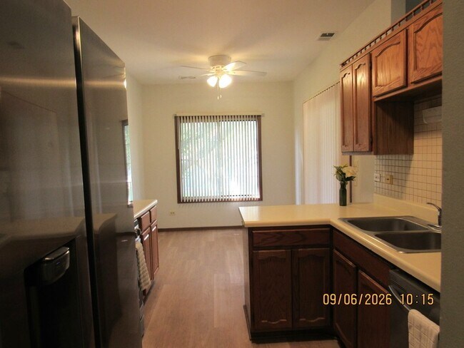 Building Photo - 1735 Chesapeake Ln