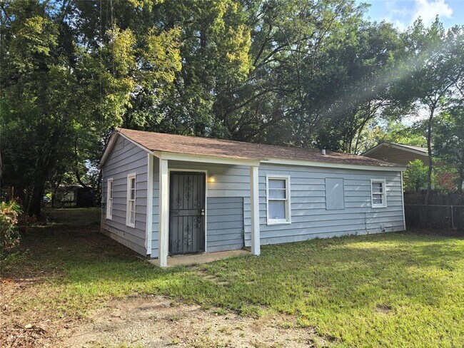 Building Photo - 121 Kiwanis St