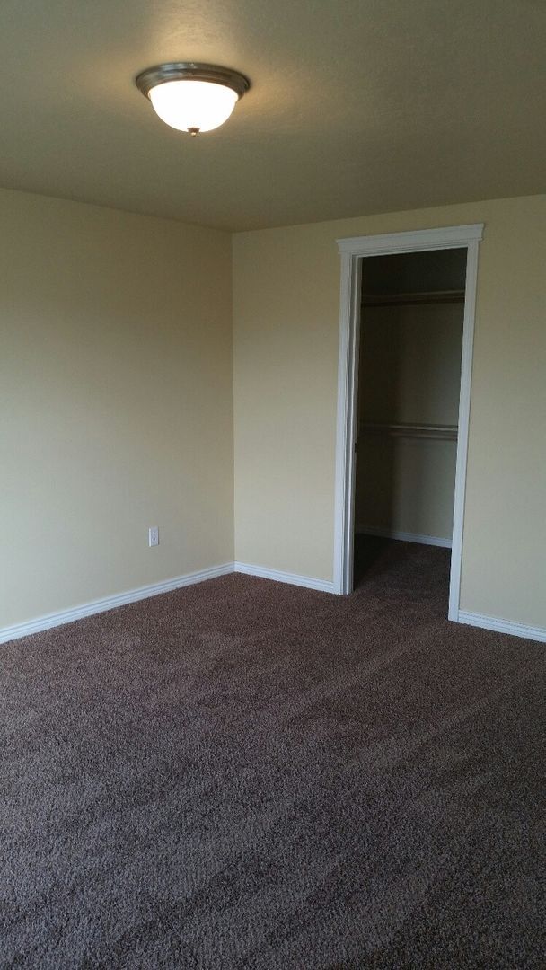 Building Photo - Cute Boise Townhouse