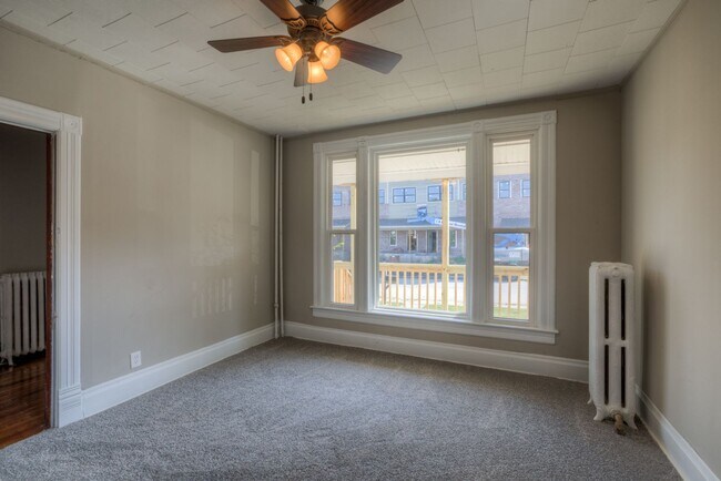 Building Photo - 5 Bedroom 2.5 Bath Midtown Home