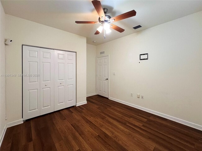 Building Photo - 422 SE 34th Terrace