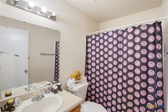 Building Photo - 2900 Blackburn Dr